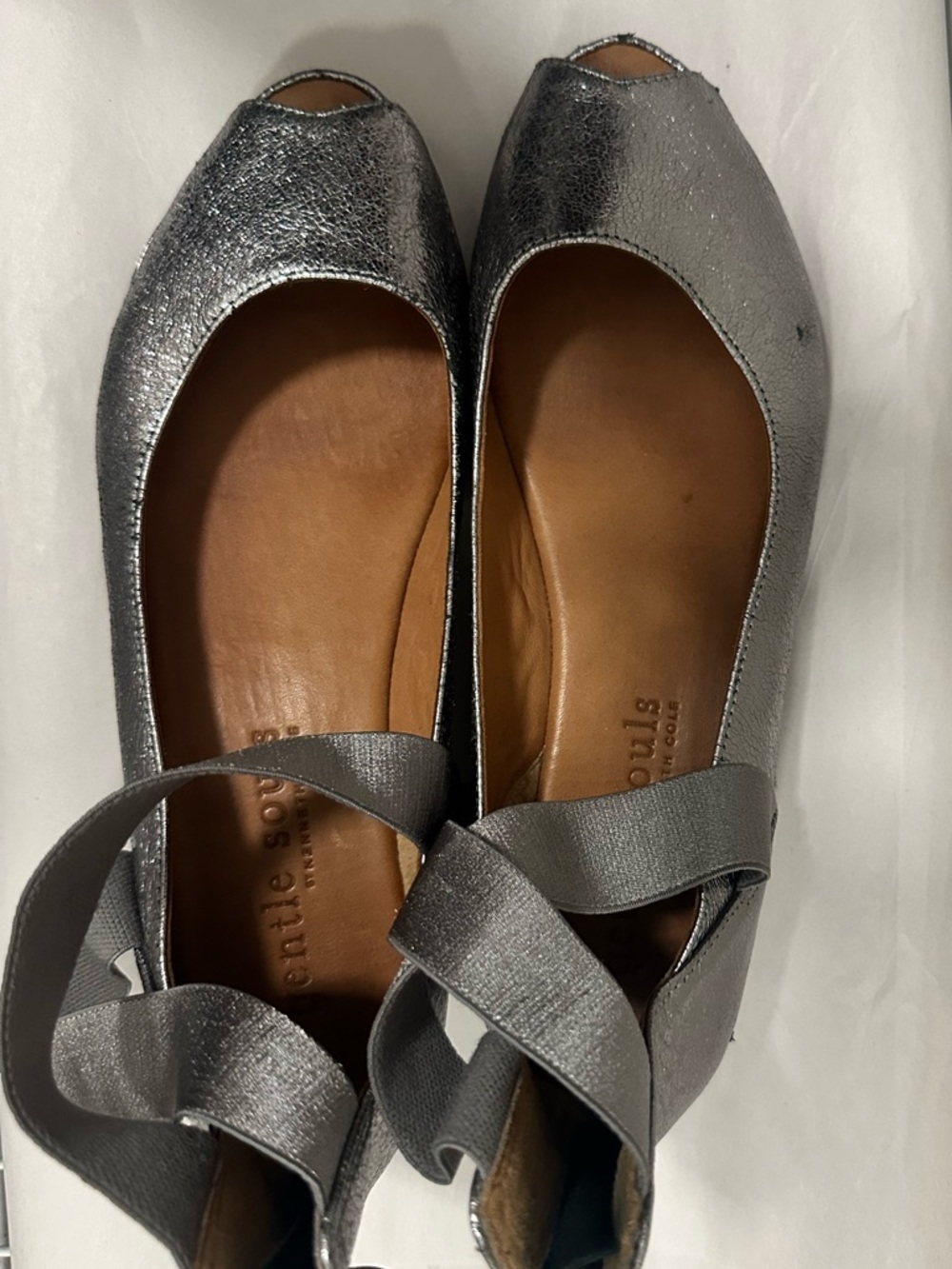 GENTLE SOULS Lisa Leather Shoes
KENNETH COLE 8 Silver Ankle
Wrap Wedge Peep Toe - Picture 12 of 16